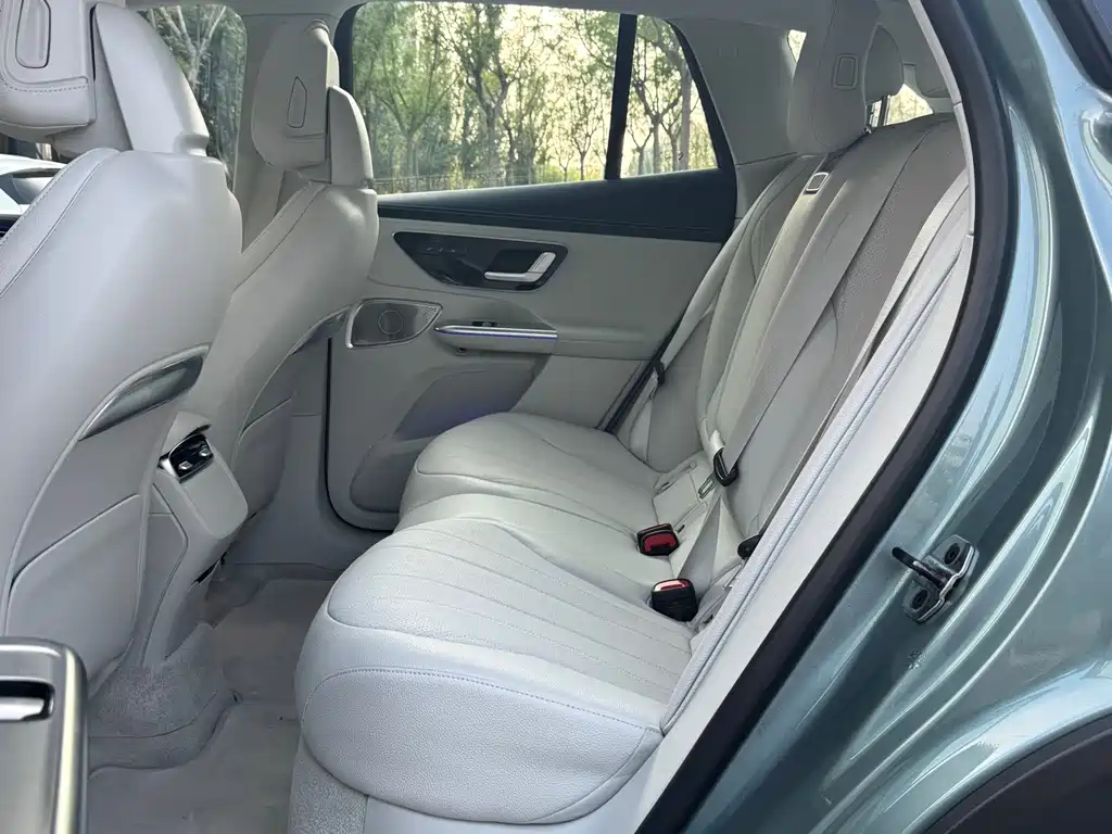 Mercedes-Benz EQE SUV — миниатюра 19