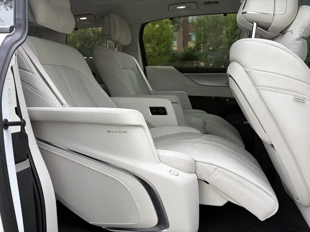 Buick GL8 Hybrid — миниатюра 31
