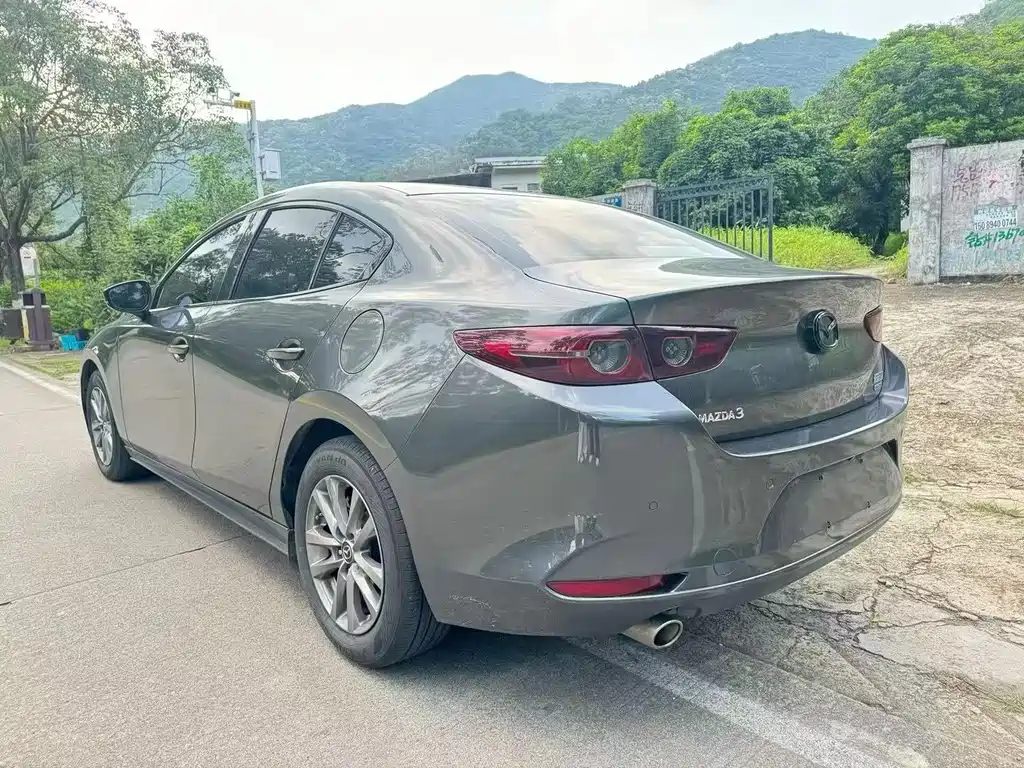 Mazda Mazda3 3 2020 1.5L AT