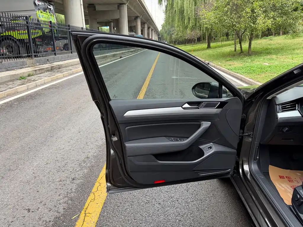 Volkswagen Viloran — миниатюра 12