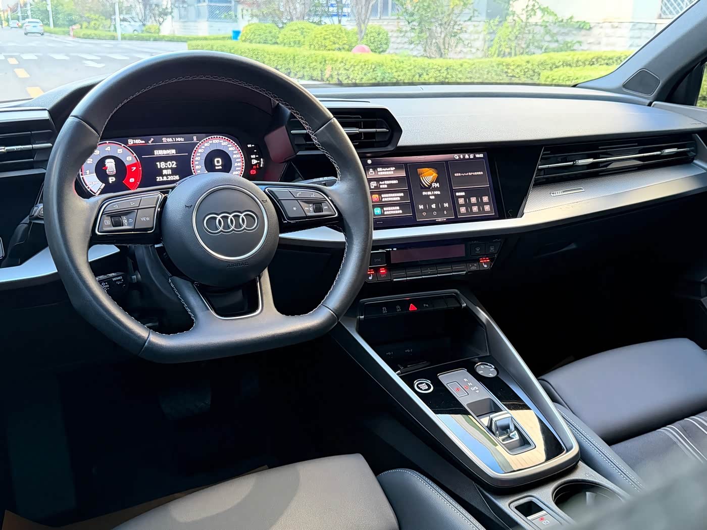 Audi A3 1.4 л 2022 г. Серебристо-серый, пробег 30000 км
