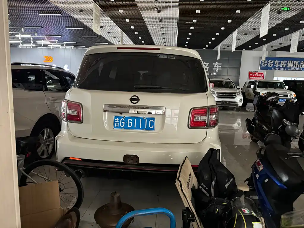 Nissan Patrol — миниатюра 5