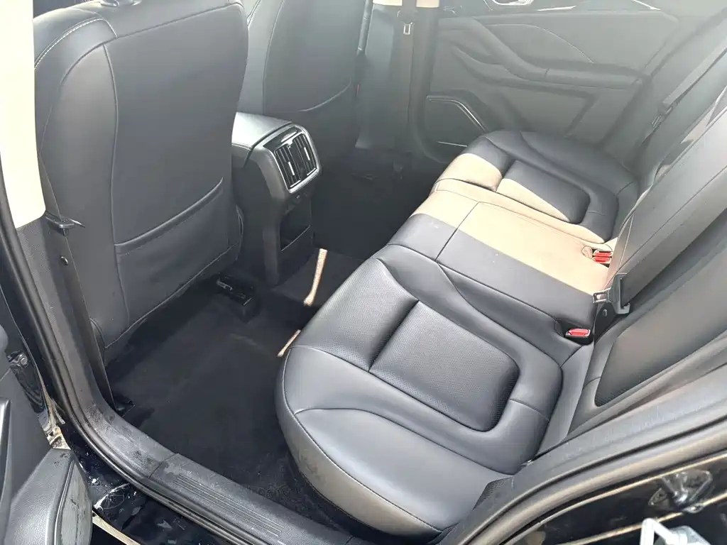 Bestune B70 2021 1.5T AT