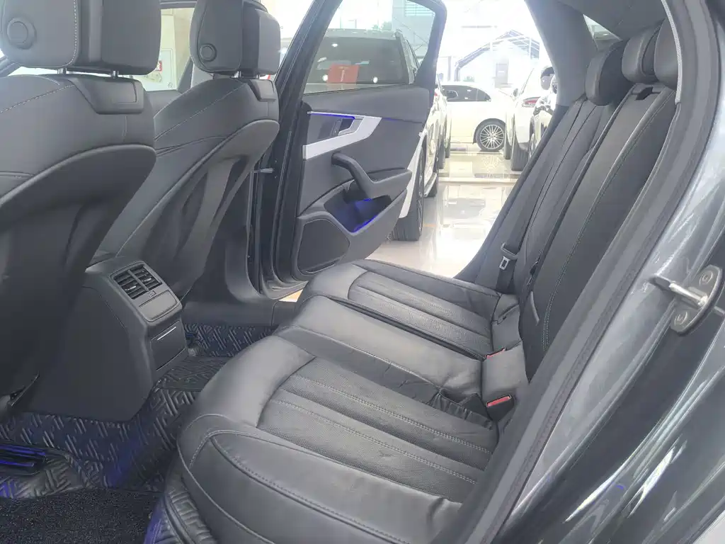 Audi A4L — миниатюра 11