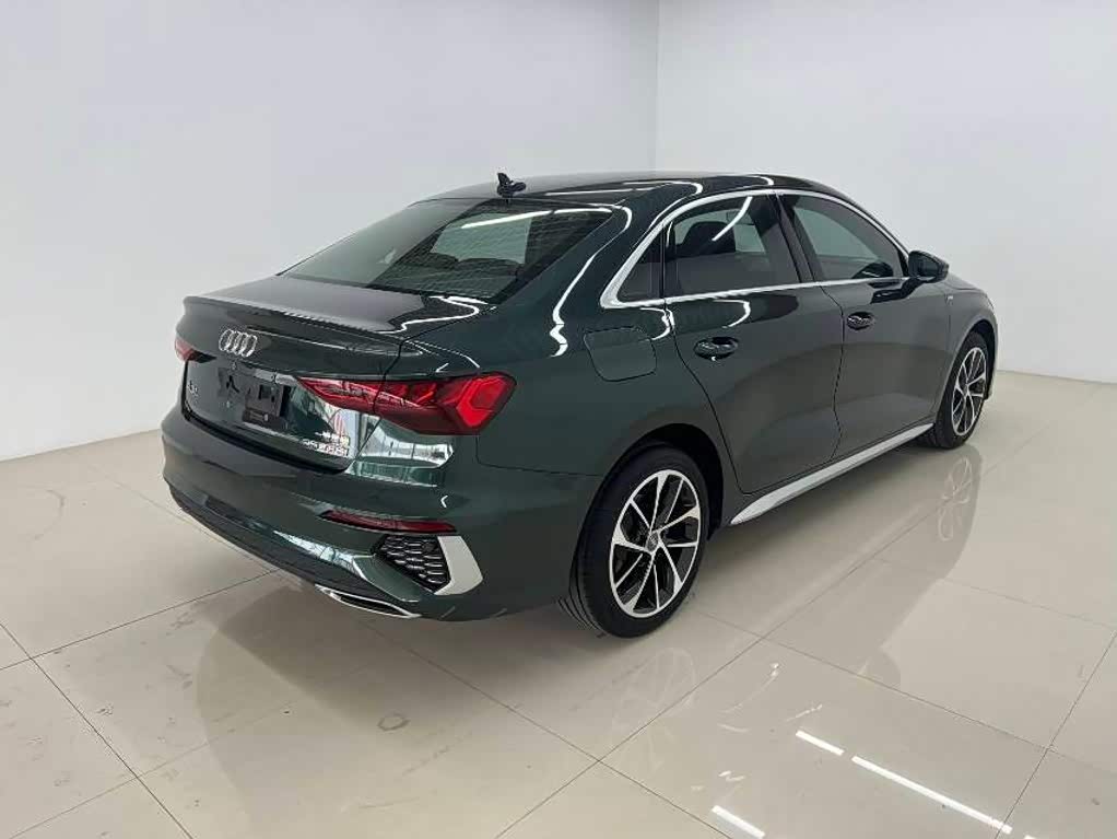 Audi A3 1.4 л 2022 г. Зелёный, пробег 47000 км