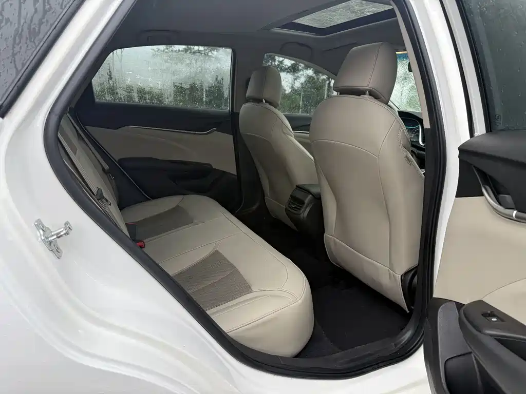 Buick Excelle — миниатюра 8