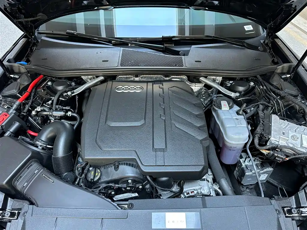 Audi A6L 2025 45 TFSI quattro + Premium
