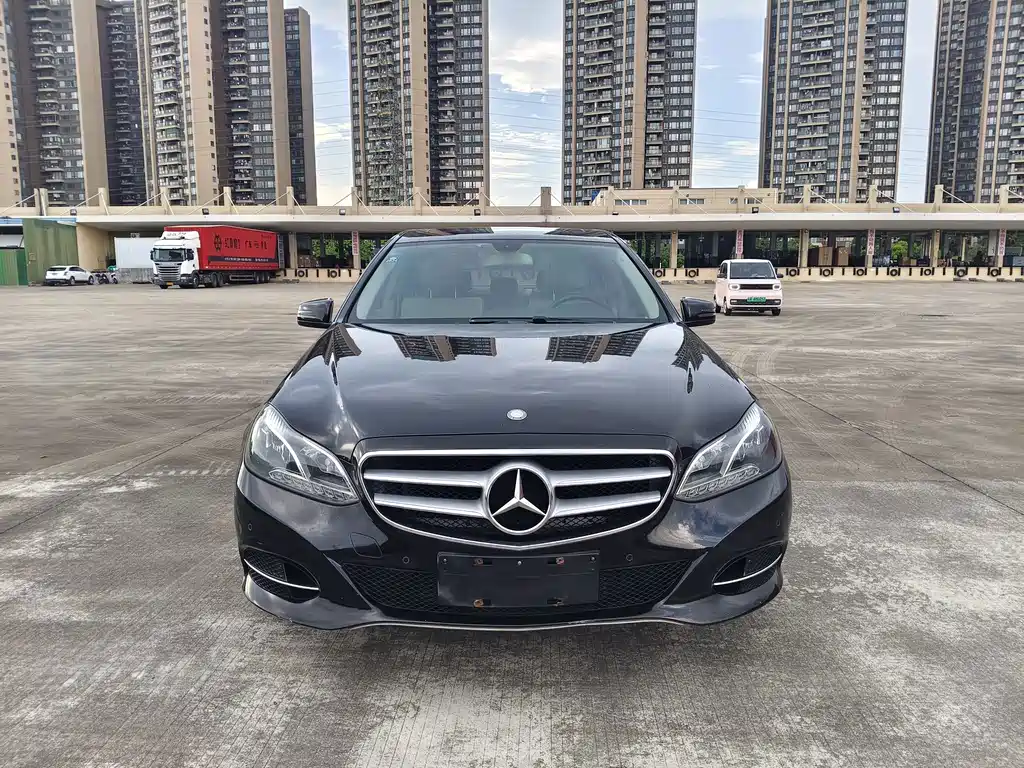Mercedes-Benz E-Class — миниатюра 2