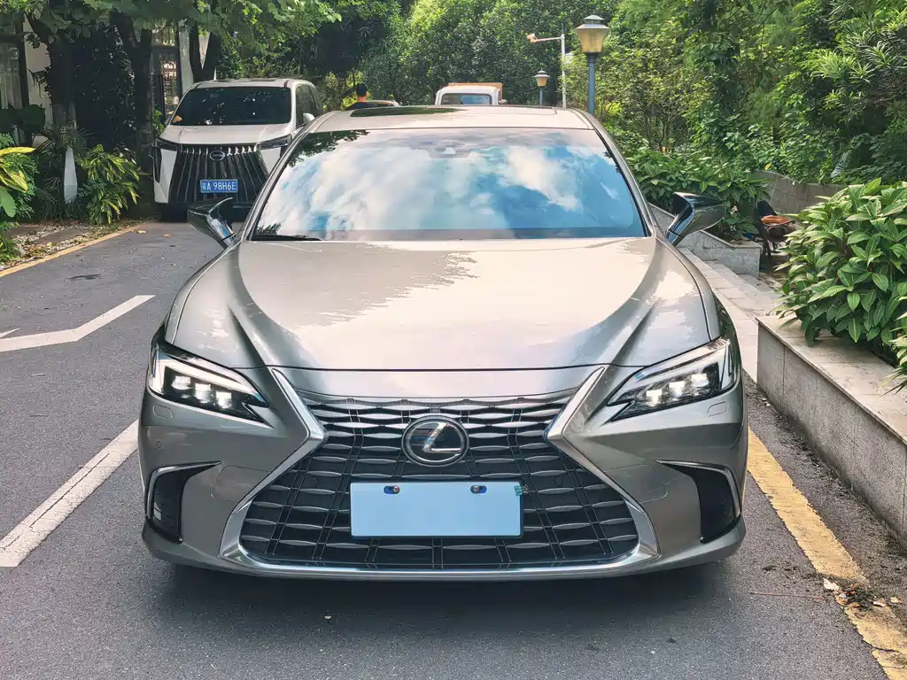 Lexus ES — миниатюра 2