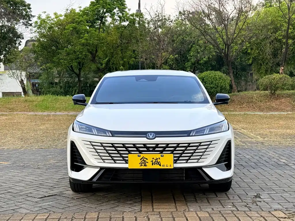 Changan Eado — миниатюра 3