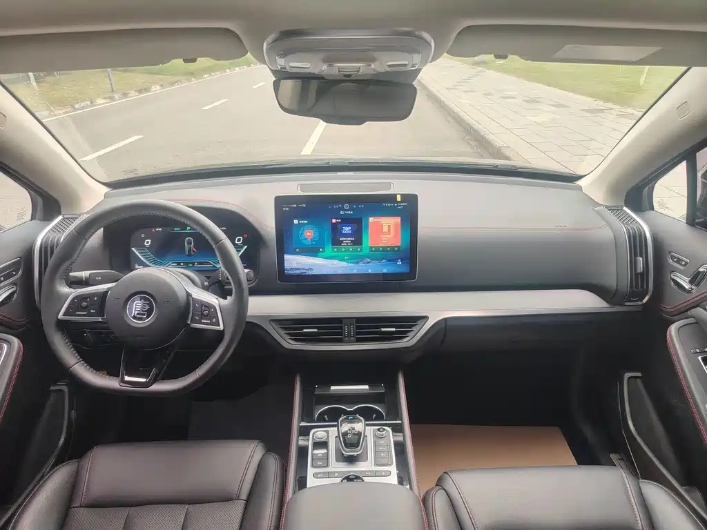 BYD Tang New Energy — миниатюра 5