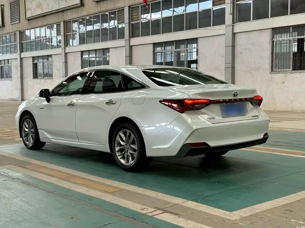 Toyota Avalon — миниатюра 5