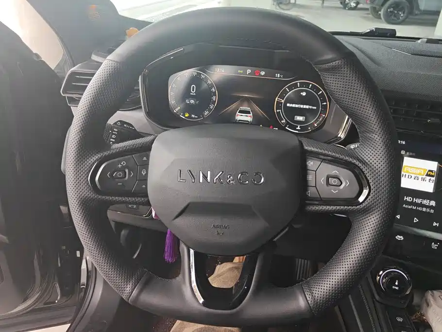 Lynk & Co 01 — миниатюра 15