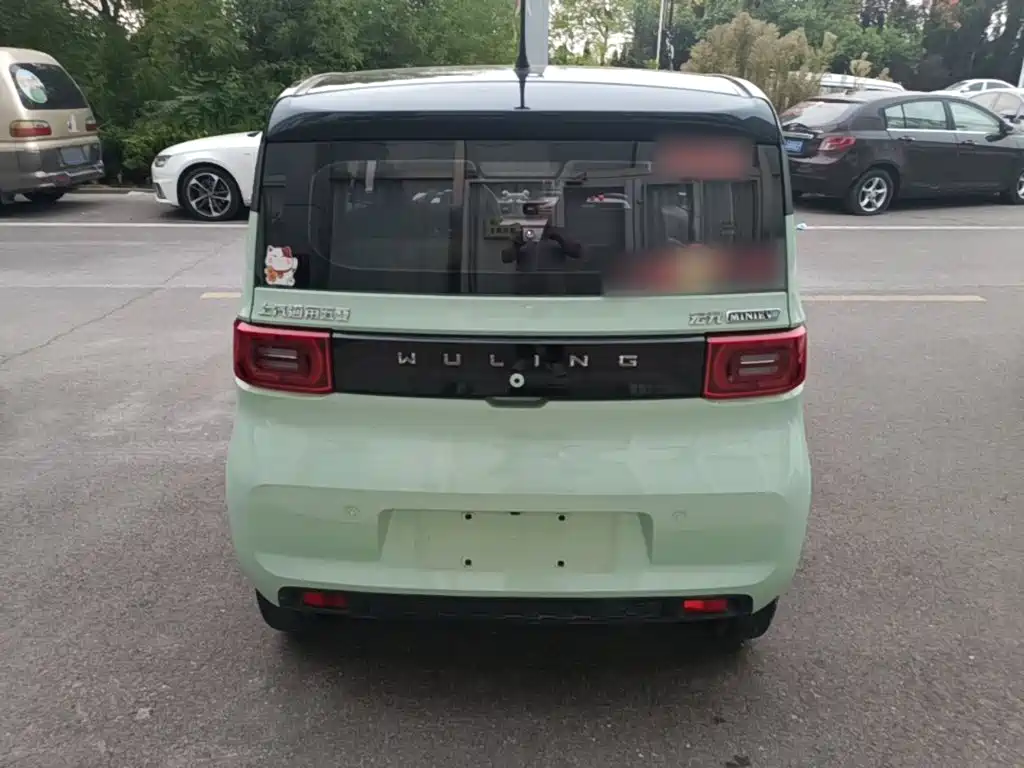 Wuling MINIEV — миниатюра 6