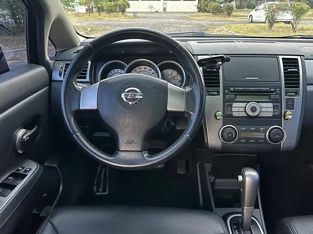 Nissan Tiida — миниатюра 13