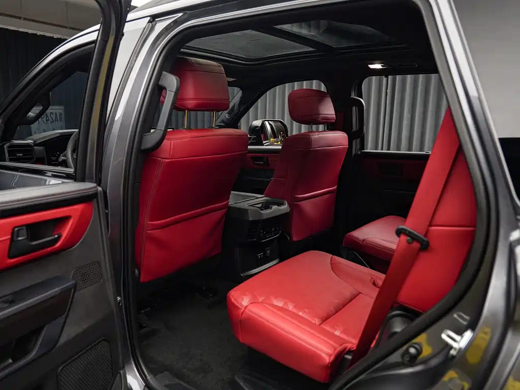 Toyota Sequoia — миниатюра 9