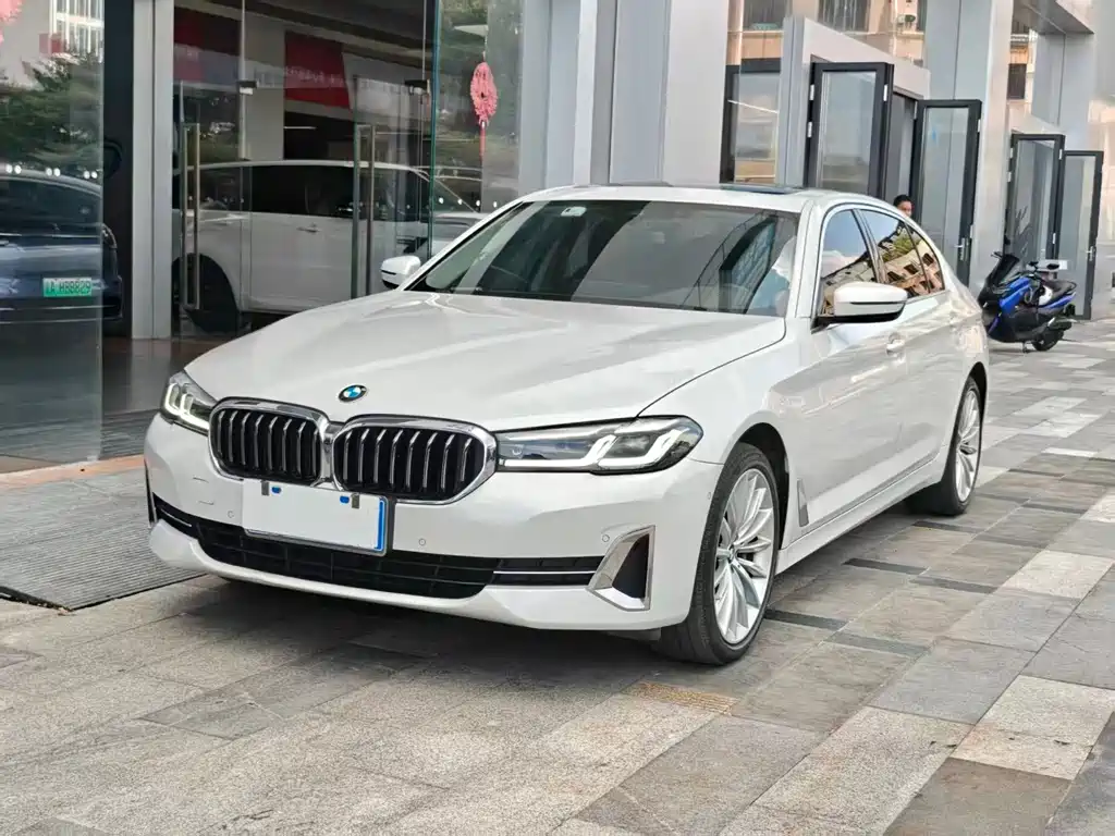 BMW 5 Series — миниатюра 18