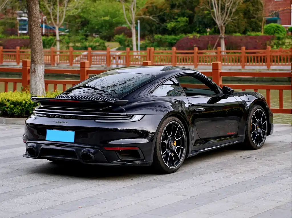 Porsche 911 2023 Turbo S 3.7T