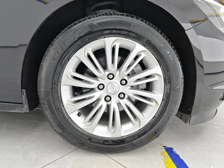 Buick LaCrosse — миниатюра 6