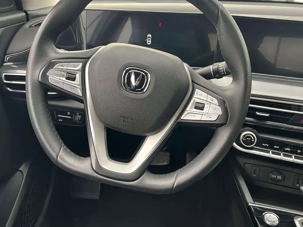 Changan Eado — миниатюра 4