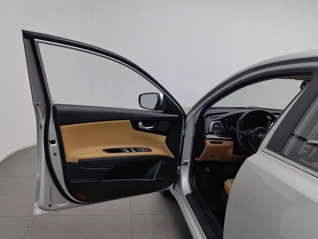 Kia K4 — миниатюра 8