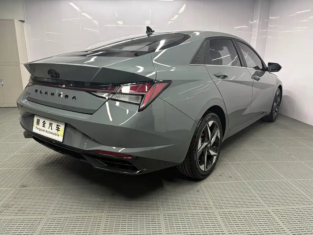 Hyundai Elantra — миниатюра 18