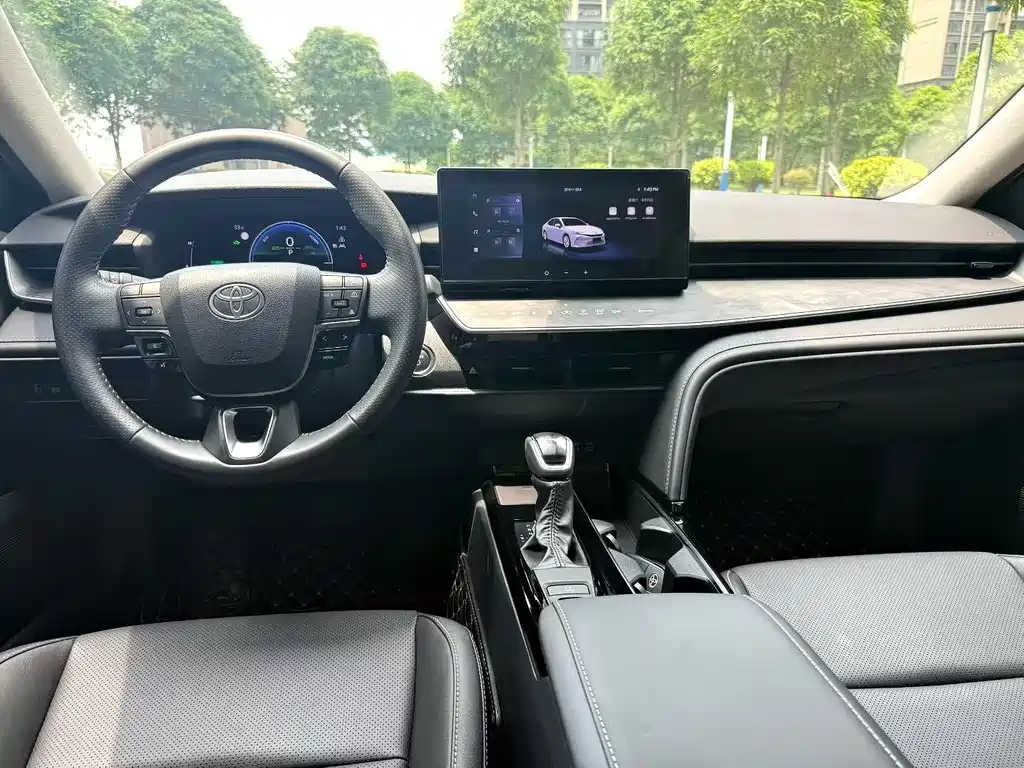 Toyota Camry — миниатюра 6
