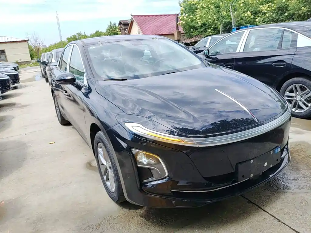 Hongqi E-QM5 2025 610km PLUS