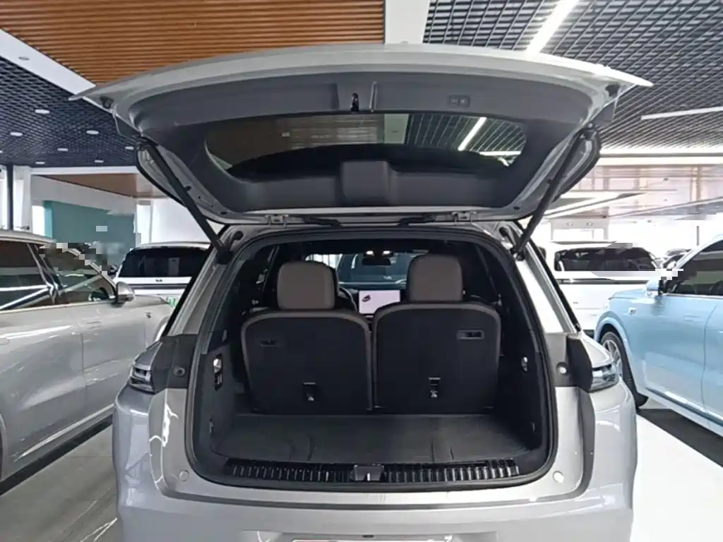 Li Auto Li L8 — миниатюра 19