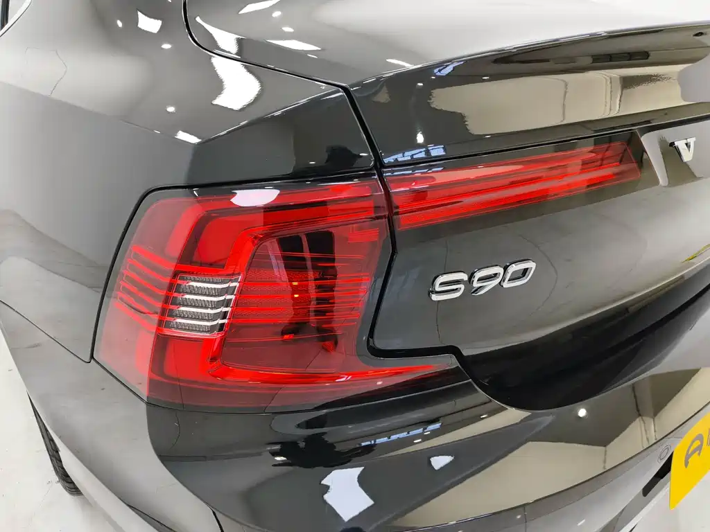 Volvo S90 — миниатюра 8
