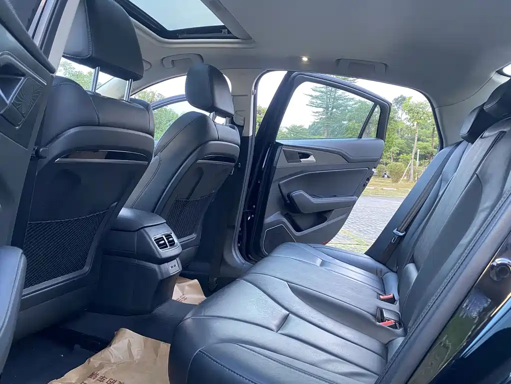 Hongqi Hongqi H5 — миниатюра 17