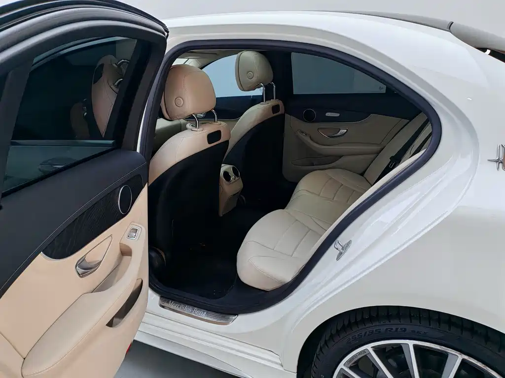 Mercedes-Benz C-Class — миниатюра 15