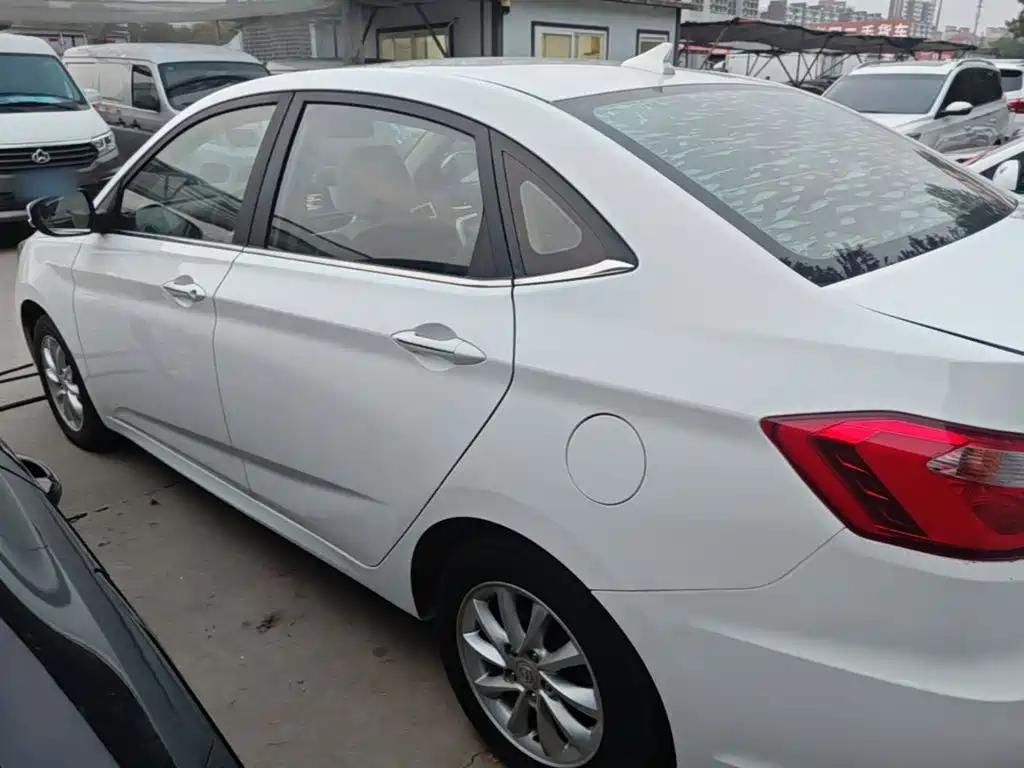 Changan V7 — миниатюра 5