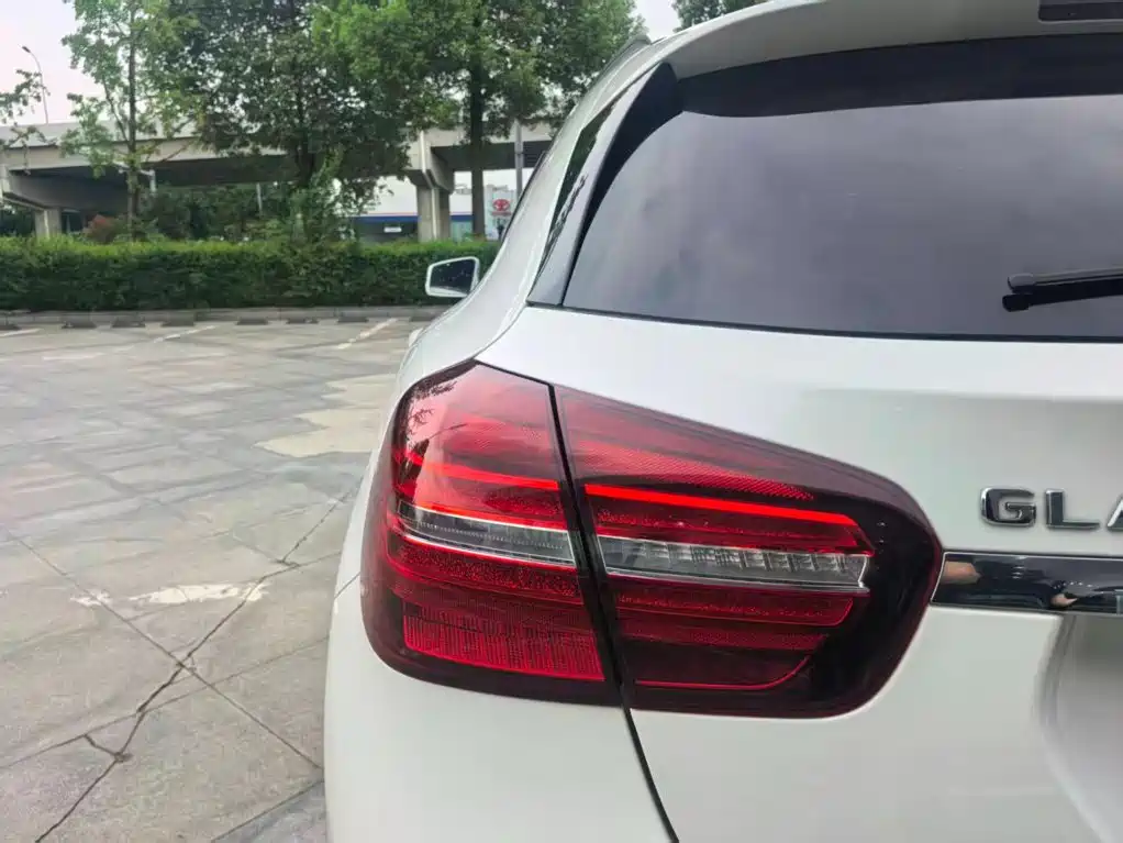 Mercedes-Benz GLA — миниатюра 10