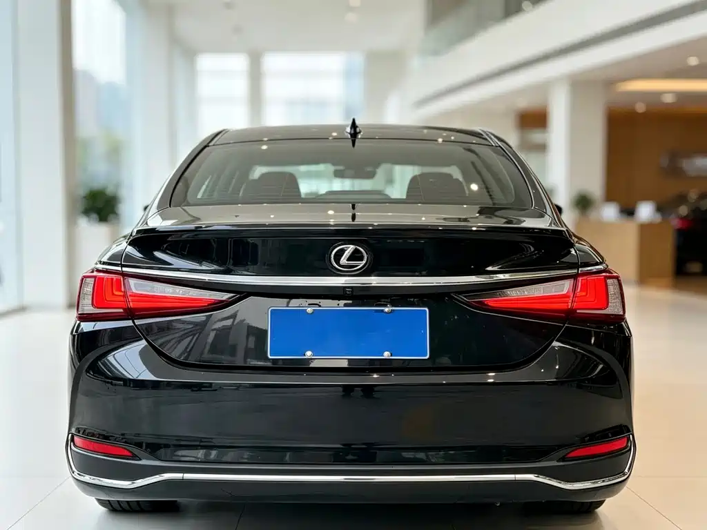 Lexus ES — миниатюра 9