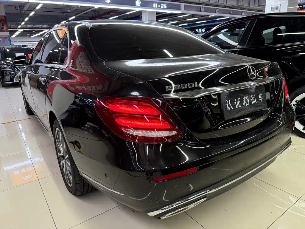 Mercedes-Benz E-Class — миниатюра 6