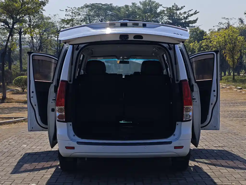 DONGFENG POPULAR CM7