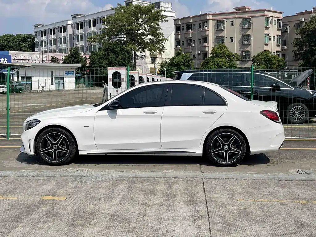 Mercedes-Benz C-Class — миниатюра 7