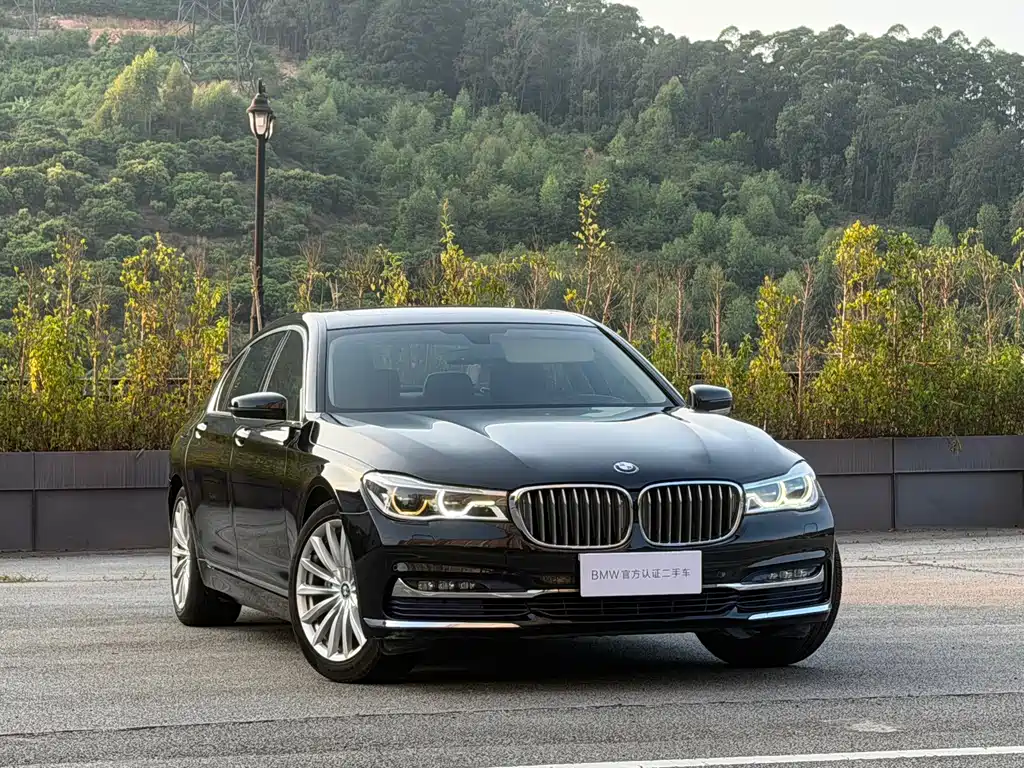 BMW 7 Series — миниатюра 2