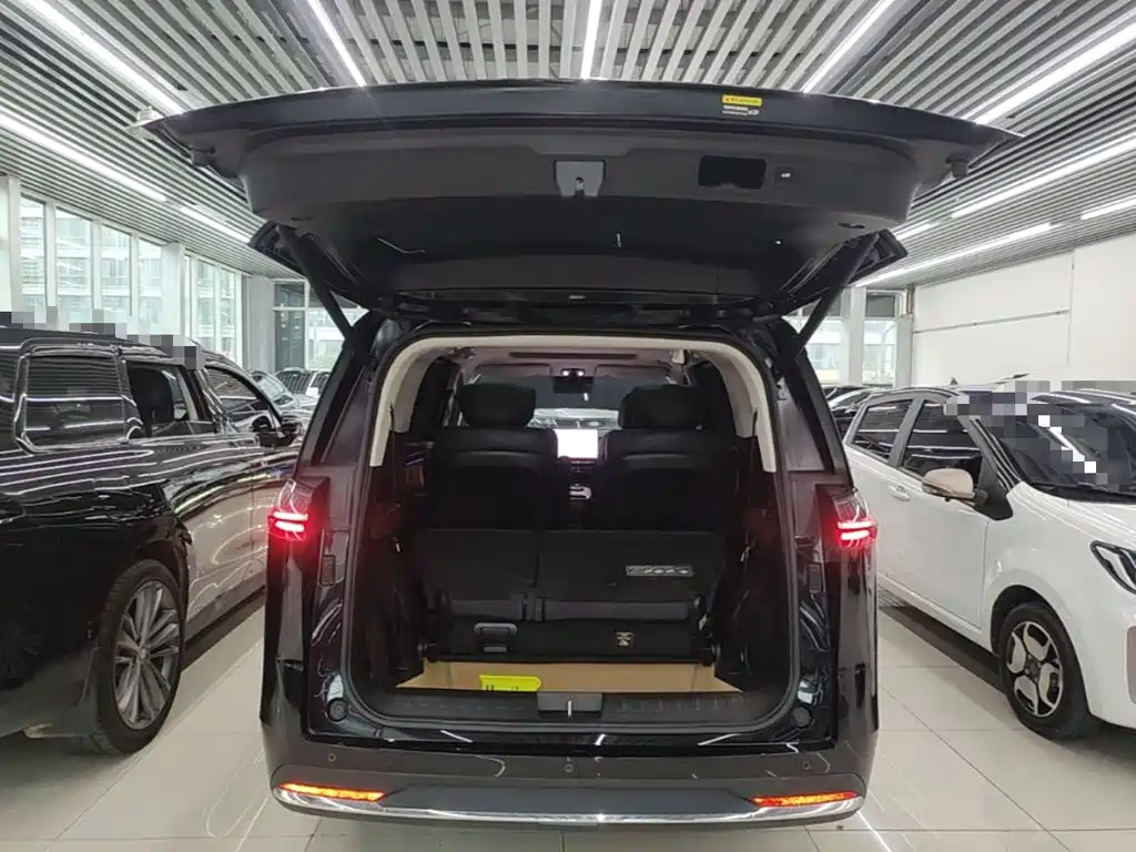GAC Motor Trumpchi E8 PHEV — миниатюра 19