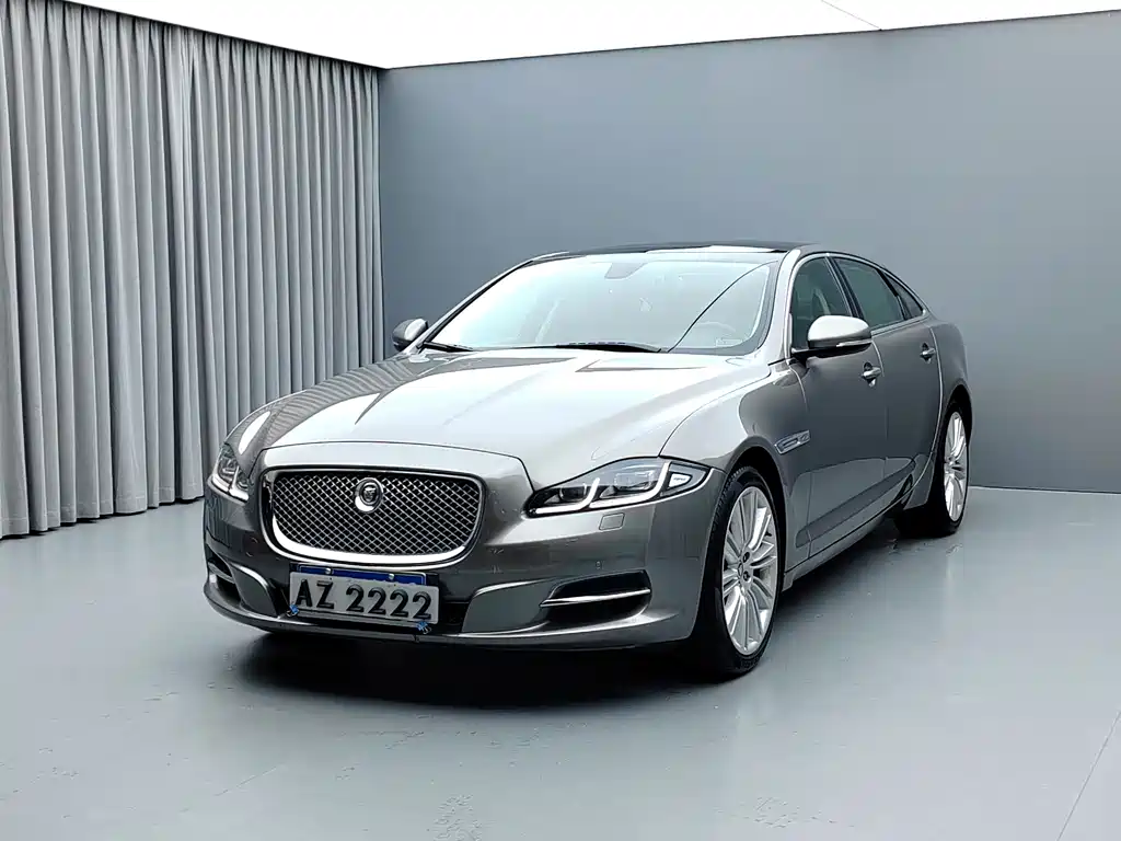Jaguar XJ