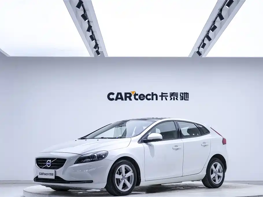 Volvo V40 2016