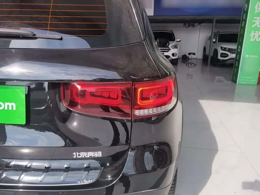 Mercedes-Benz GLB — миниатюра 8