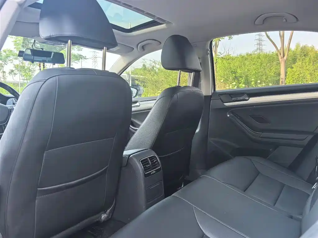 Volkswagen Sagitar 2018 280TSI DSG