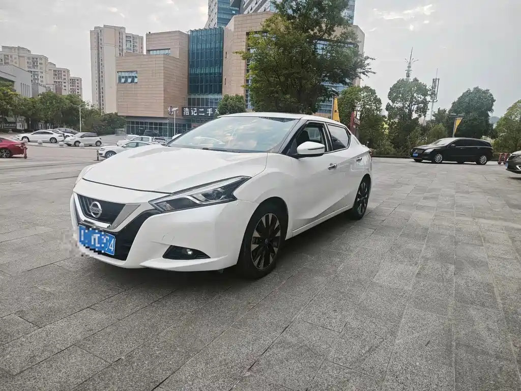 Nissan Bluebird — миниатюра 6