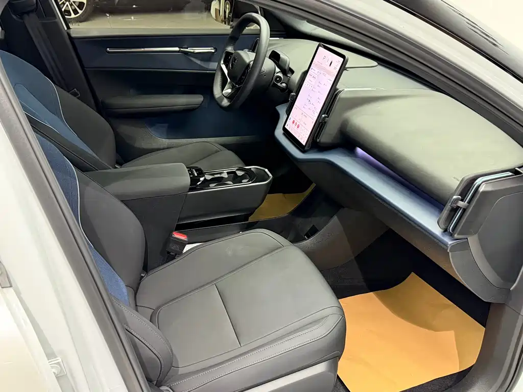Volvo EX30 — миниатюра 19
