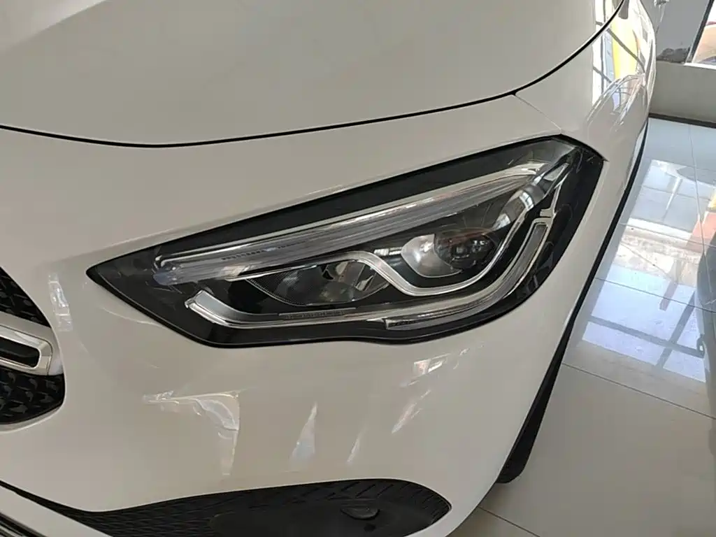 Mercedes-Benz GLA — миниатюра 24