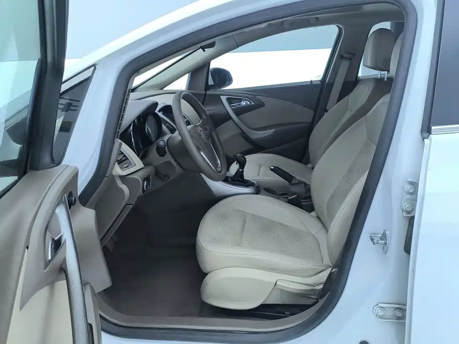 Buick Excelle — миниатюра 9