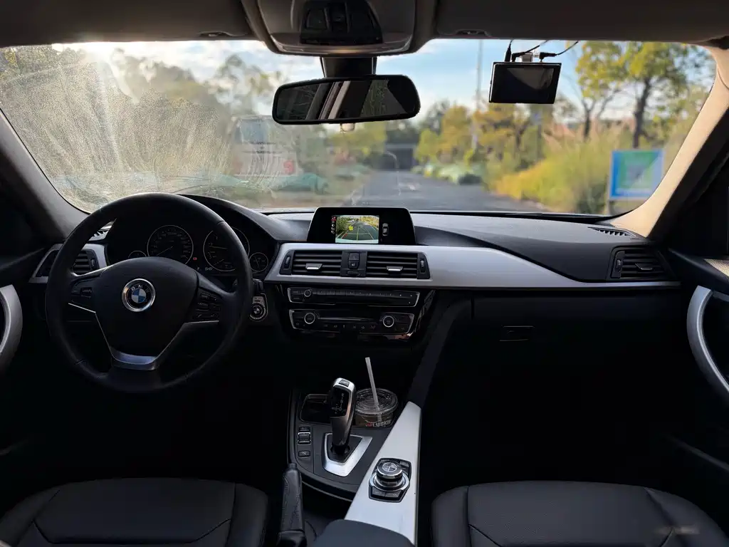 BMW 3 Series — миниатюра 17