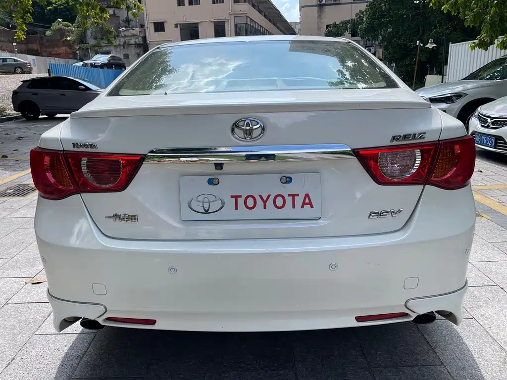 Toyota Reiz — миниатюра 4